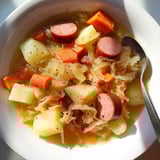 Sauerkraut Suppe mit Wurzelgemüse